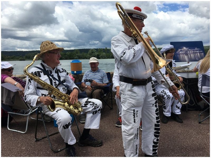 parade2019-0007