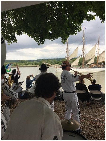 parade2019-0008